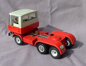 Plechový Červený ťahač MSB výrobca DDR - 2