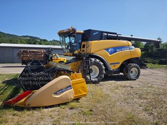 Predám kombajn New Holland CR 9080, rok výroby 2011, - 2