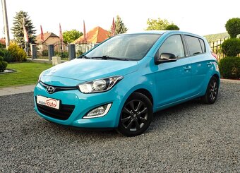 HYUNDAI i20 1.25 benzin - 83tis km-2014-LED-KLIMA-VYHREV SED - 2