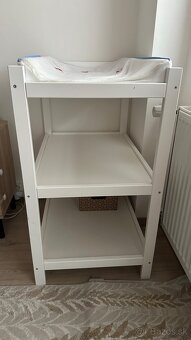 Prebaľovaci pult - 2