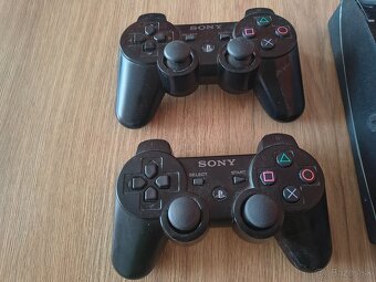 Predám PS3 + 2 ovládače - 2