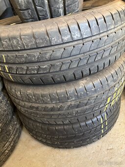 195/60R16 Goodyear Efficient Grip 89H - 2