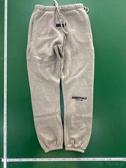 Essentials Teplaky - 2