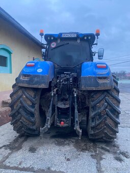 Traktor New Holland - 2