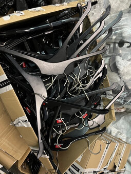 vešiaky lacno 4 bedne - 2