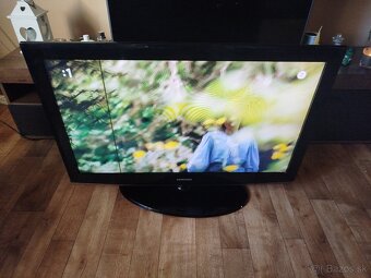 Televízor Samsung 40". 107cm - 2