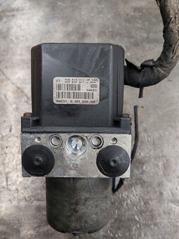 Audi A8 D3 ABS kocka 4E0614517CP - 2