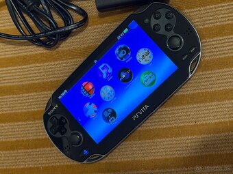 Playstation vita Oled - Pekný stav - 2