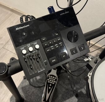 Elektronické bicie Thomann Millenium MPS 850 s monitorom - 2