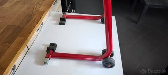 Stojan pod moto - 2