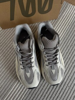 Yeezy 700 - 2