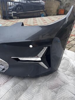 Predám predný nárazník BMW 320d - 2