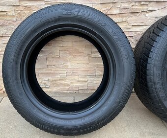 255/55/R18 Zimne Goodyear Ultra Grip - 2