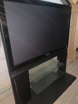 TV PLAZMA PANASONIC so stojanom s uhlopriečkou 106cm - 2