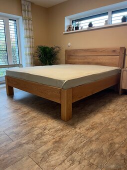 Dubová posteľ z masívu - 2