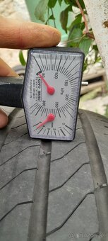 Continental ultracontact 225/45 r18 95 W - 2