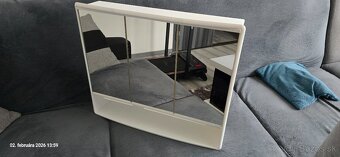 Zrkadlová skrinka - 2