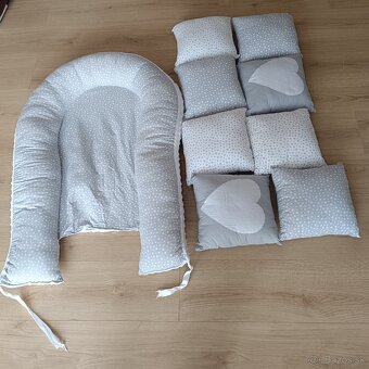 Hniezdo s vankúšmi do postieľky - 2