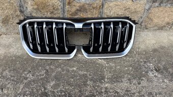 BMW X1i. U11 ledvinky, maska, gril - 2