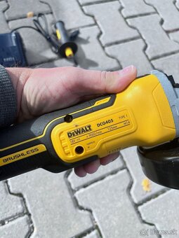 Predám novú Dewalt DCG405P2 - 2