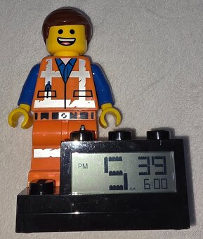 Lego figurka hodiny s budikom. - 2