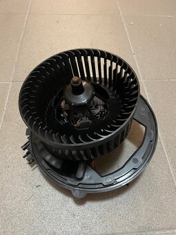 Vnútorný ventilátor kúrenia 5Q1819021F - 2
