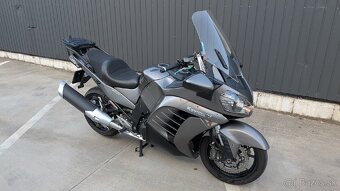 Kawasaki GTR 1400 - 2