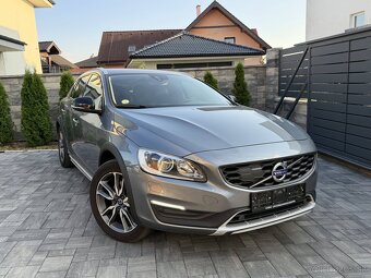 Volvo V60 2.0d 110kw D3 2017 Cross Country - 2