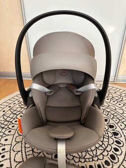 CYBEX Cloud G i-Size + Base G autosedacka vajicko - 2