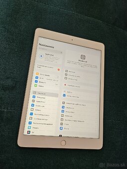 Apple iPad 7 - 2