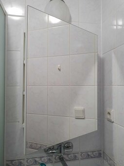 Zrkadlová skrinka - 2