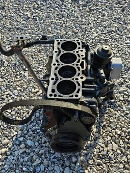 Blok motora 1.6TDI CAY - 03L021AL VW,ŠKODA,AUDI,SEAT - 2