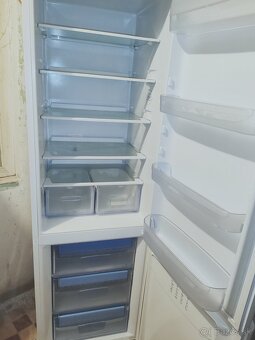 Predám chladničku Indesit 200cm - 2