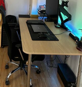 Predám počítačový stolík - 2