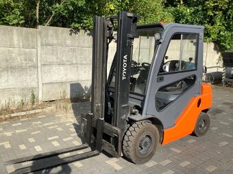 Toyota 8FG25 LPG 2.5t – kabina, topení, side-shift - 2