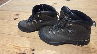 Turisticke topanky Lomer 38 - 2