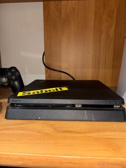 Playstation 4 - 2