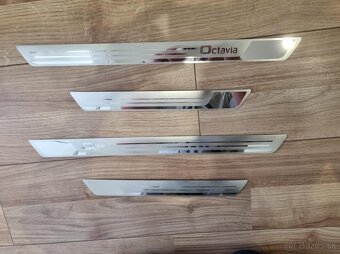 OCHRANNE DEKORACNE LISTY NA PRAHY DVERI - 2