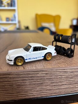Hot Wheels autíčka s custom gumenými kolieskami - 2