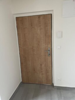 ZNÍŽENÁ CENA - garsónka v centre Nitry s balkónom a pivnicou - 2