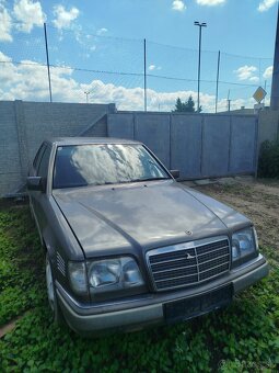 Mercedes w 124 250D - 2