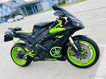 Yamaha R1 - 2