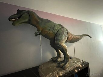 Model Dinosaura - 2