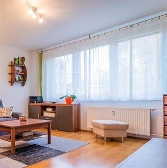 TUreality pripravuje do ponuky priestranný 3-izbový byt... - 2