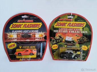modely Majorette SONIC FLASHERS - Porsche 928 Military truck - 2