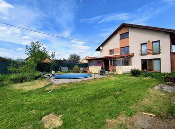 Dom s bazénom v centre - 2