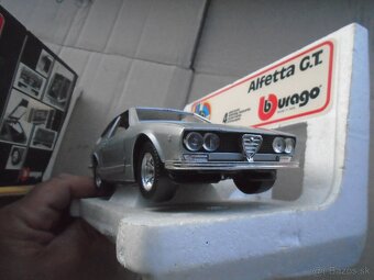 Stara hračka Burago Alfa - 2