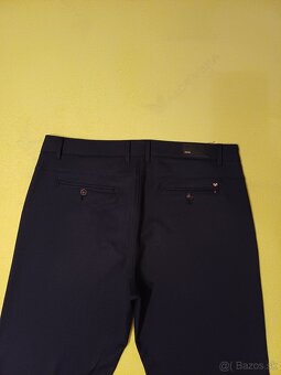 Pánske tmavomodré športovo-elegantné nohavice - 2