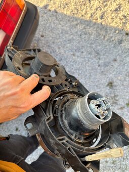 Predám predné svetlá na BMW E34 - 2