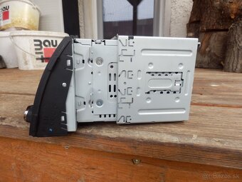 Predám autoradio nový nepoužitýmvid fotky - 2